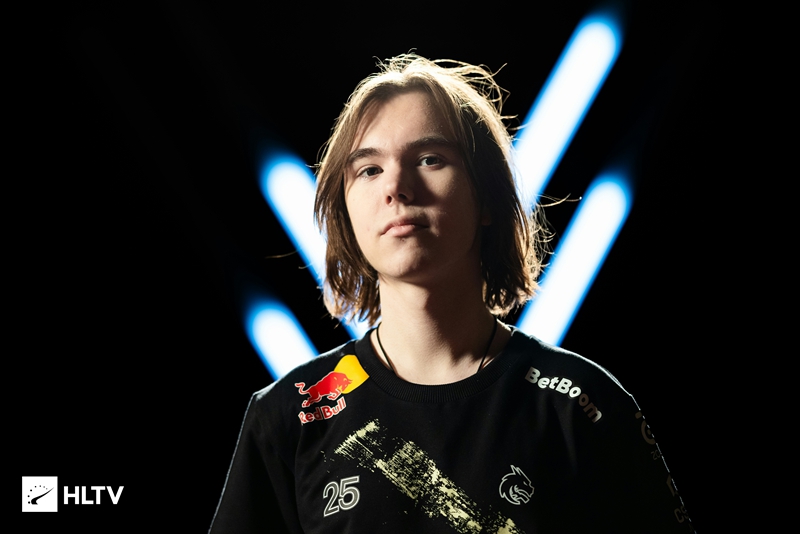 数学轶事：解析“罗素悖论”对博弈逻辑体系严密性的深层拷问。（数学趣谈：罗素悖论对博弈逻辑体系严密性的深度审视）