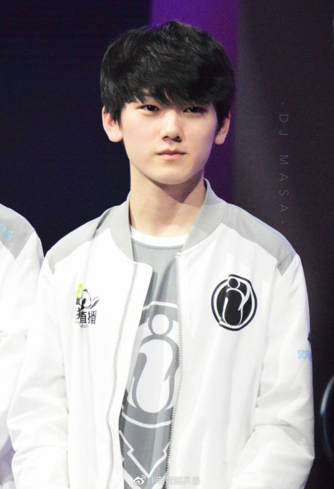 Mole与Wayward发生争执：我想怎玩就怎玩，我喊一句我是你儿子，行不？