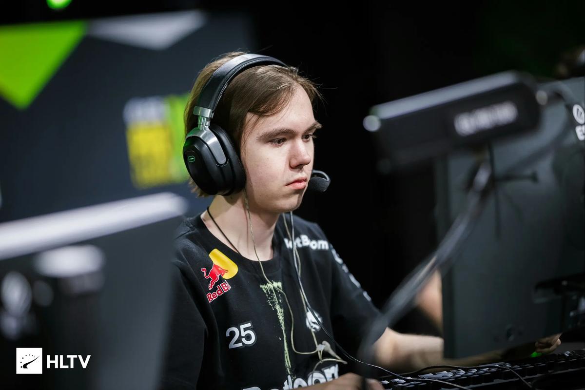 为什么多桌玩家更容易犯机械化错误？（多桌玩家为何更易出现机械化失误？）